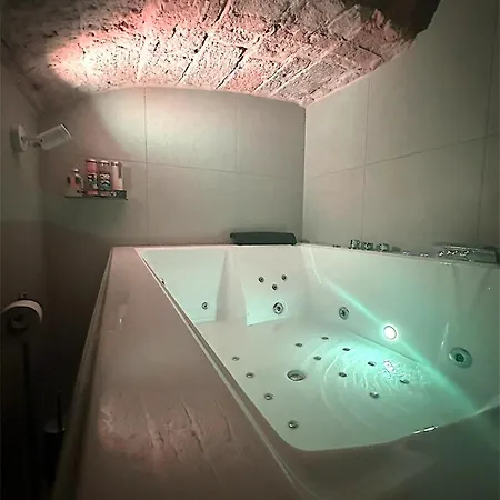 アパート Blue Arch バーリ